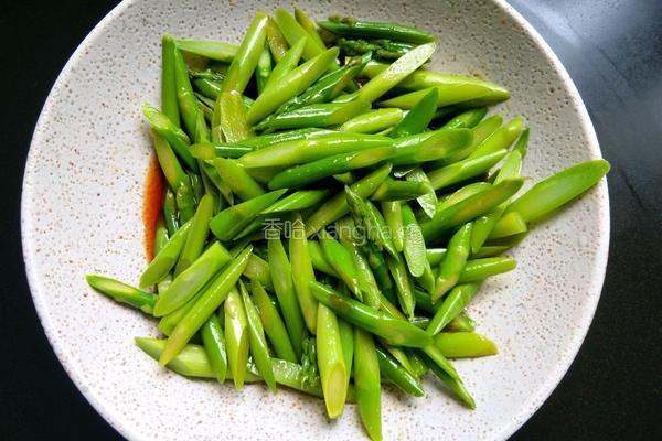 凉拌蒜泥芦笋的做法图解12