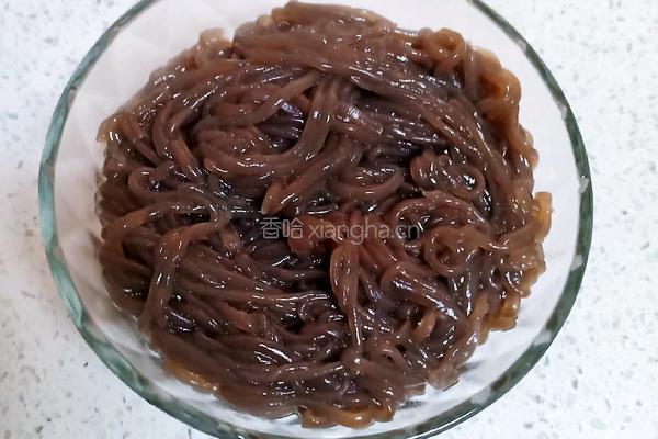 凉拌蕨根粉的做法图解2
