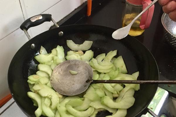 水果黄瓜炒鸡蛋的做法图解12