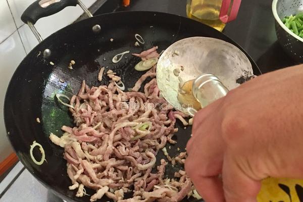 胡芹炒肉丝的做法图解11