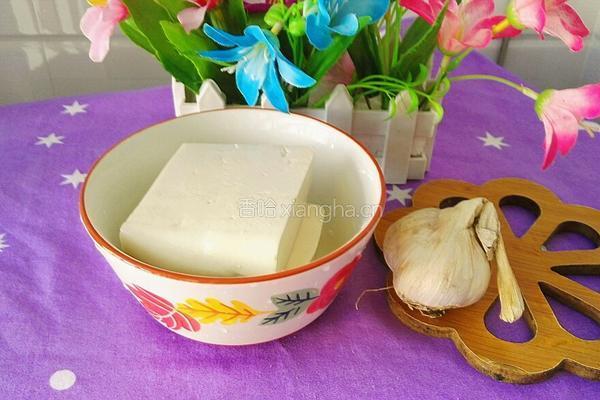 辣味豆腐的做法图解1