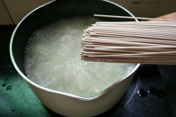 丝瓜肉末虾皮小面的做法图解9