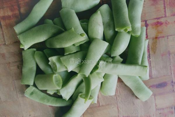 花瓣豆角的做法图解2