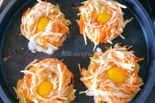 鹌鹑蛋土豆饼的做法图解10