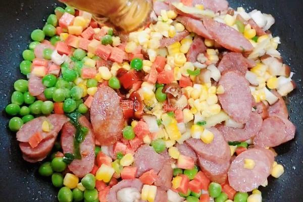 鲜蔬肉肠荷叶蒸饭的做法图解7