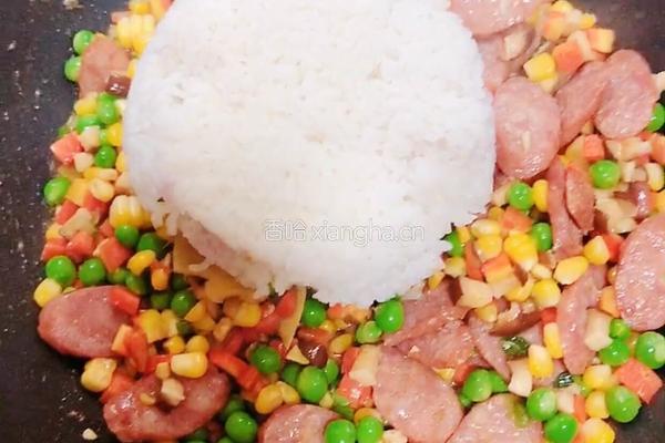 鲜蔬肉肠荷叶蒸饭的做法图解8