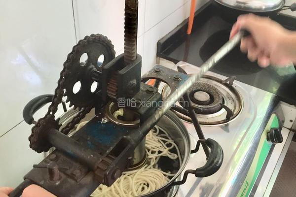 茄子河捞凉面的做法图解20