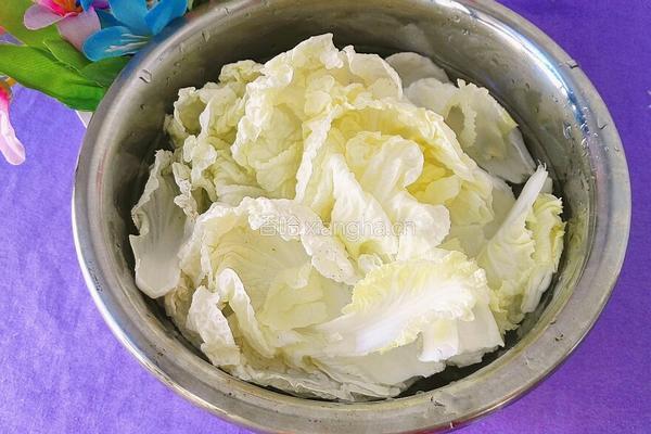 白菜鲜虾汤的做法图解3