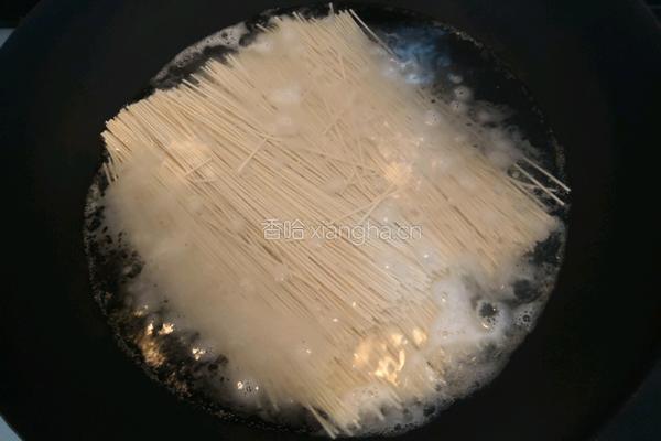 小番茄炒面的做法图解2
