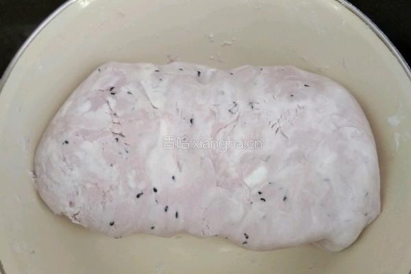 黑糖蜂蜜芝麻紫薯饼的做法图解3