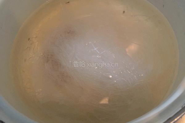 四季豆炒粉丝的做法图解3
