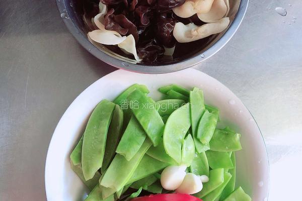 双耳烩杂蔬（排毒清肠）的做法图解1