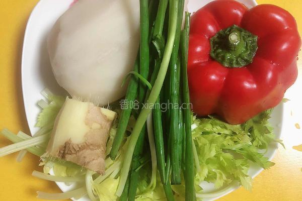 响油香芹藕片的做法图解1
