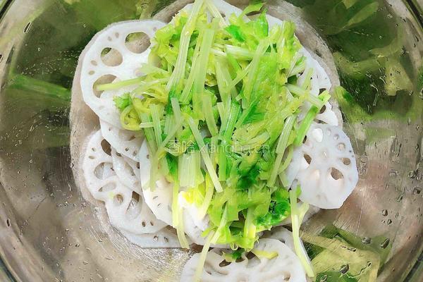 响油香芹藕片的做法图解5