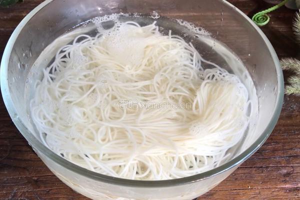葱油拌面的做法图解2