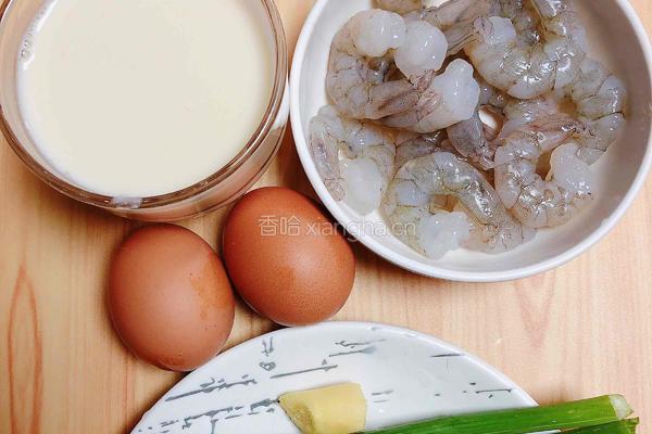 补钙鲜嫩虾糕（豆浆水蛋版）的做法图解1