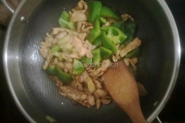 青椒炒肉的做法图解5
