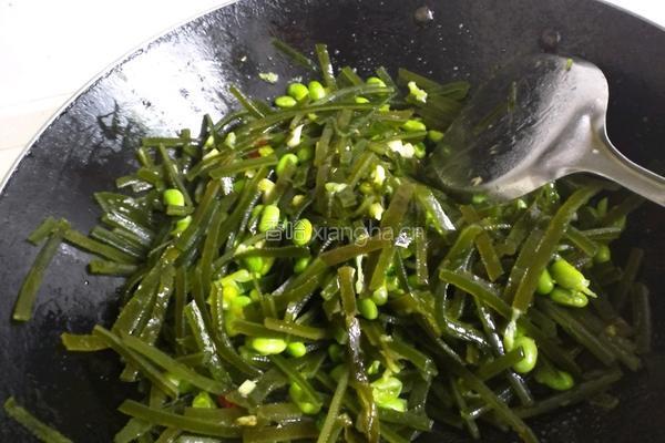 毛豆米炒海带的做法图解8