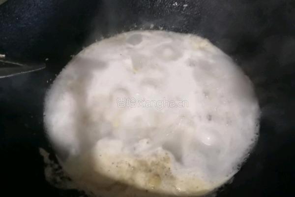 土豆烧鸡肉的做法图解3