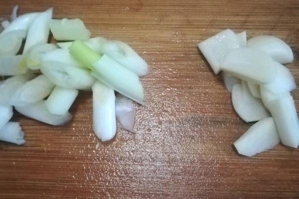 火腿莲白的做法图解5