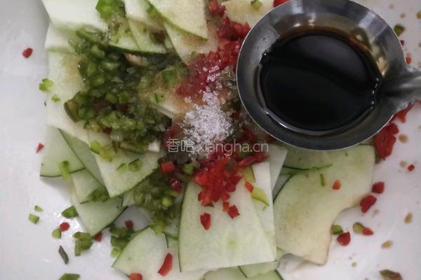 凉拌农家水瓜的做法图解9