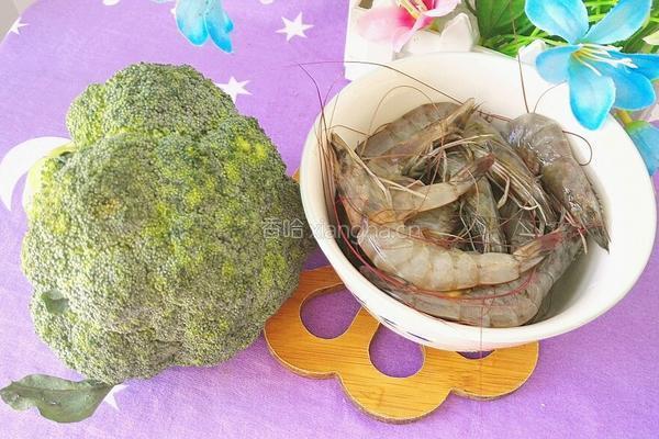 清蒸西兰花虾仁的做法图解1