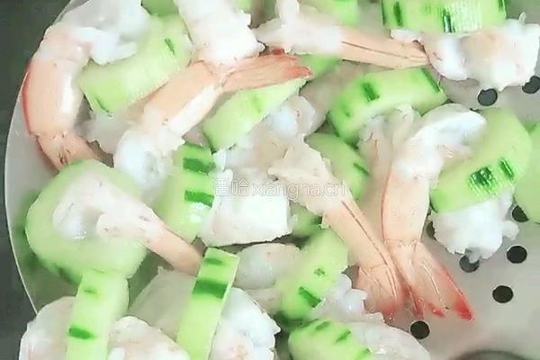 翡翠玉带虾仁的做法图解7