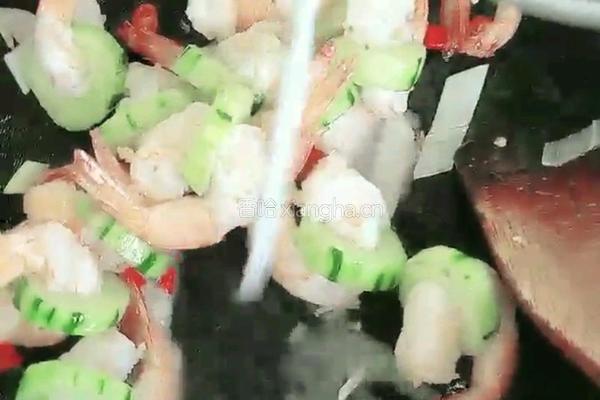 翡翠玉带虾仁的做法图解9