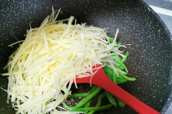 青椒土豆丝的做法图解9