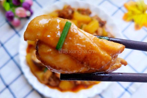 土豆烧鸡块的做法图解1