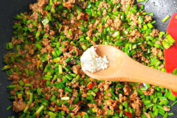 韭菜苔炒肉沫的做法图解17