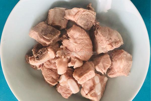 瓦罐排骨玉米汤的做法图解5