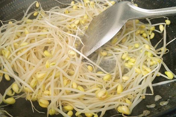 豆芽炒西兰花的做法图解9