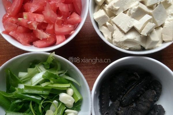 西红柿海参豆腐汤的做法图解1