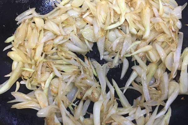 藠头炒酸菜的做法图解9