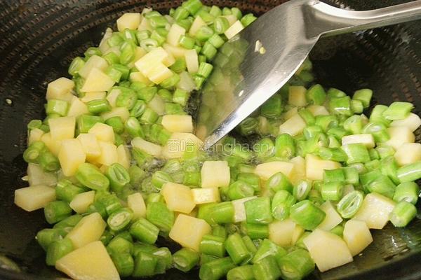 土豆炒四季豆的做法图解9