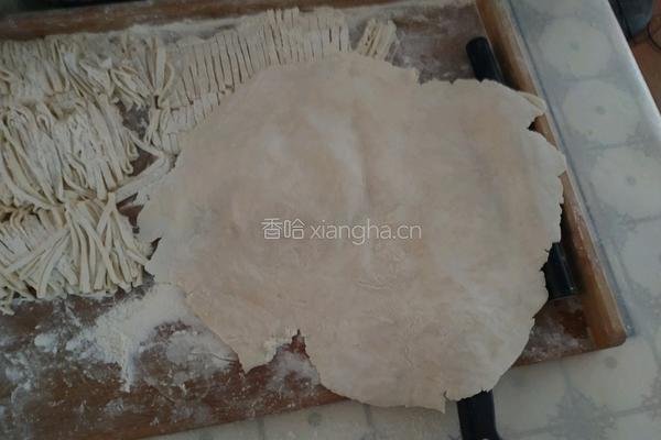 茄子卤手擀面的做法图解3