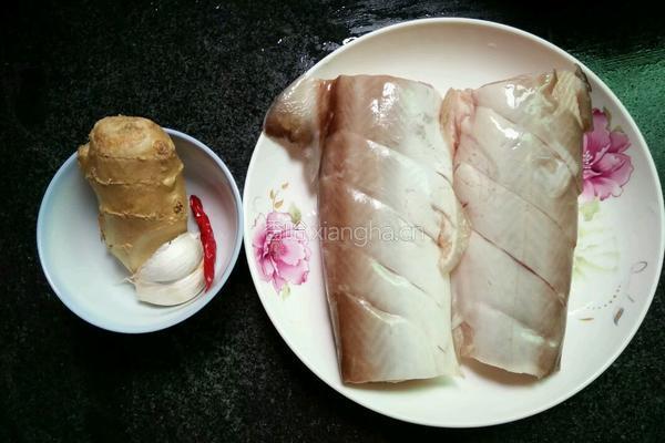 椒盐清蒸鱼的做法图解1