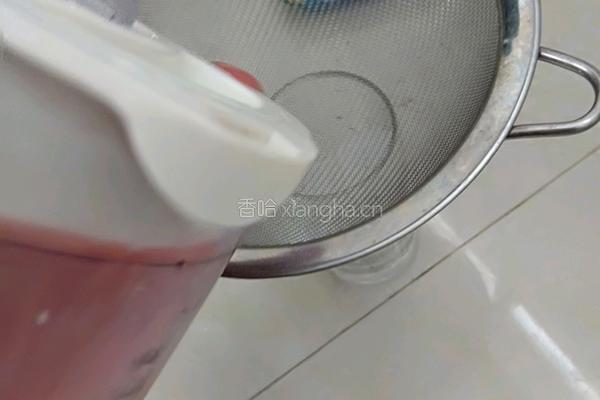 西瓜汁冷饮的做法图解5
