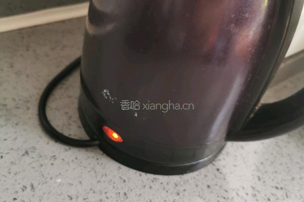 柠檬冰普洱茶的做法图解2