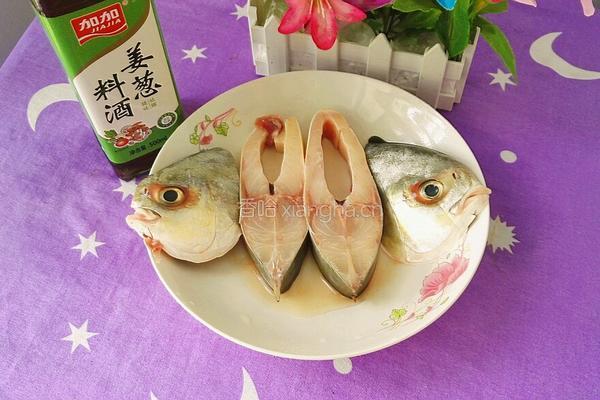 豆腐干蒸鱼的做法图解2