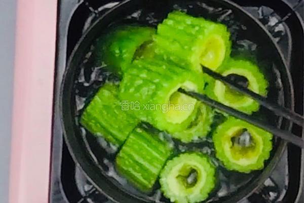减肥餐～苦瓜酿肉的做法图解6