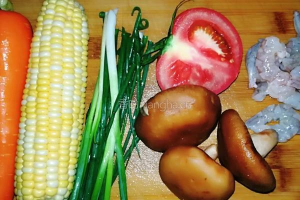 香菇鲜虾炒饭的做法图解1