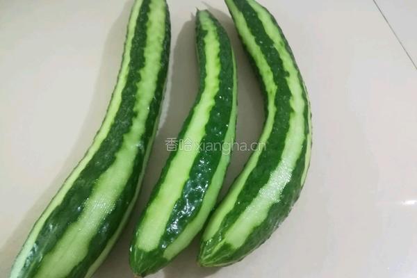 拍黄瓜的做法图解1