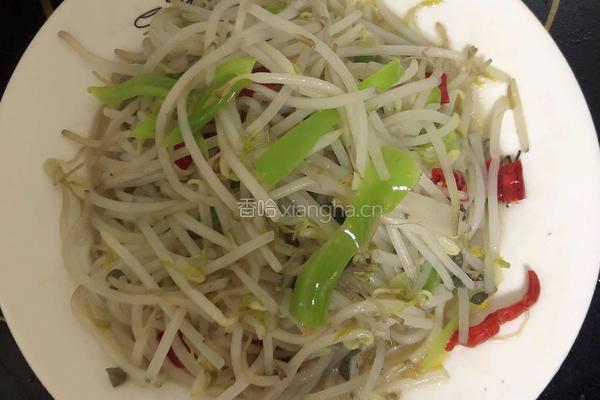 青椒豆芽菜的做法图解5