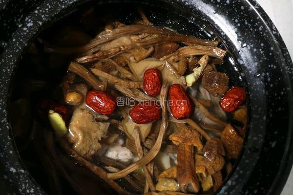 茶树菇姬松茸煲鸡汤的做法图解4