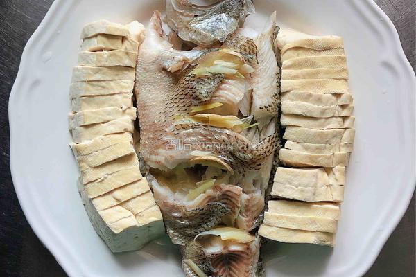 清蒸豆腐鲈鱼的做法图解7
