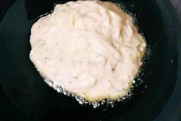 南瓜丝煎饼 拖面的做法图解3