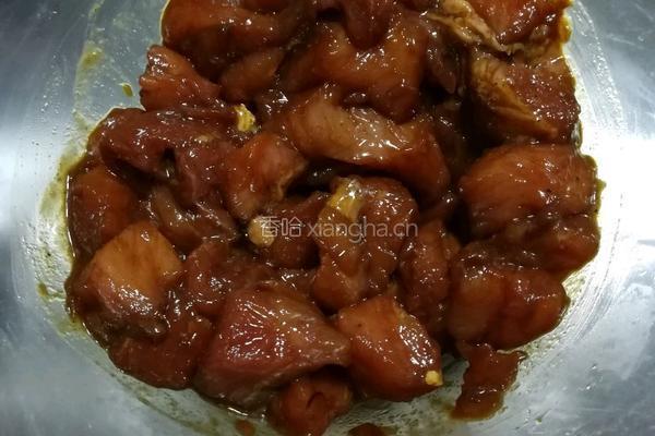 茭白肉丁的做法图解1