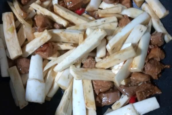 茭白肉丁的做法图解4